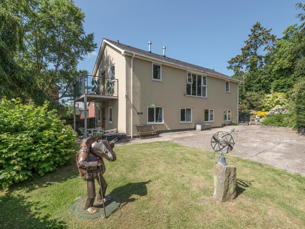 Apartamento The Schoolhouse Bakehouse Bishop's Castle Exterior foto